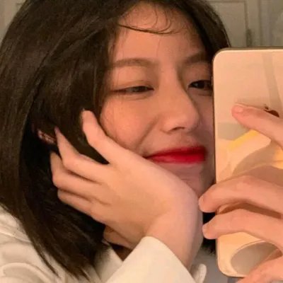 皇后低头看看朕